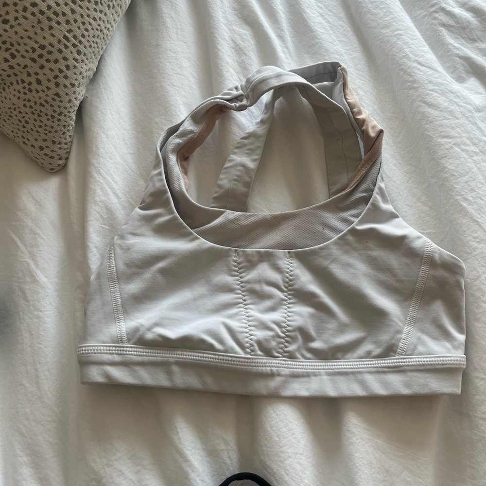 White lululemon cross-back sports bra - size 4